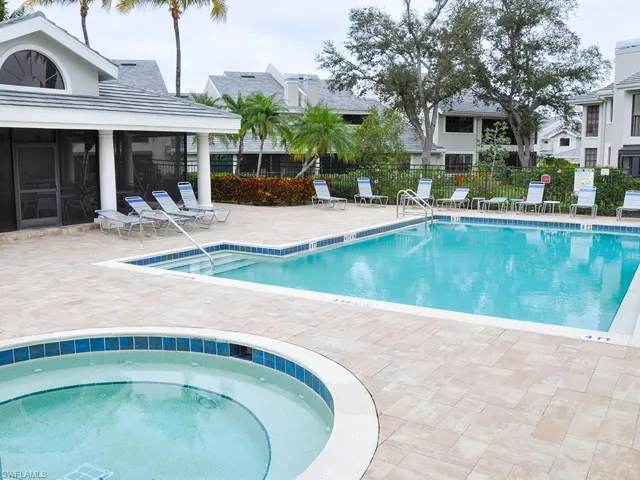 POOL & HOT TUB JUST STEPS AWAY