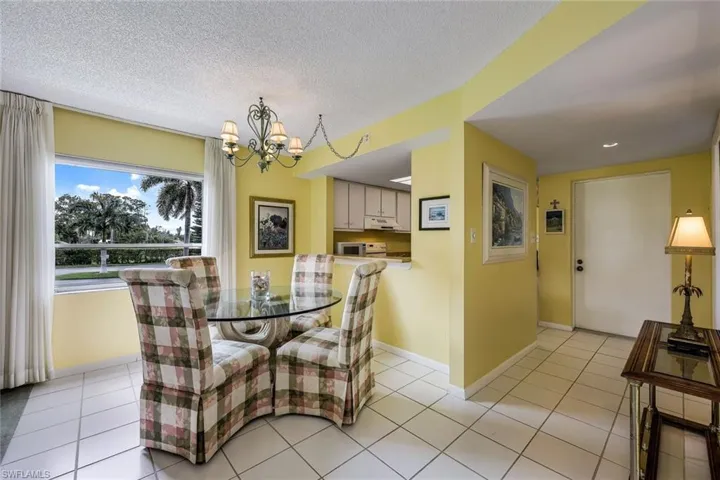 So much light in this unit!