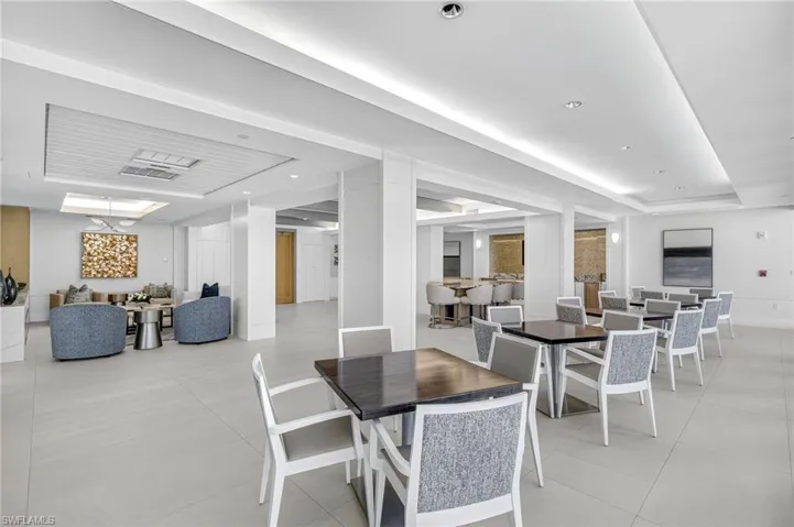 SURFSEDGE social room