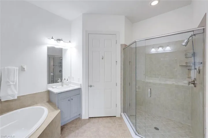 9550 Ironstone Ter 201, Naples, Florida 34120