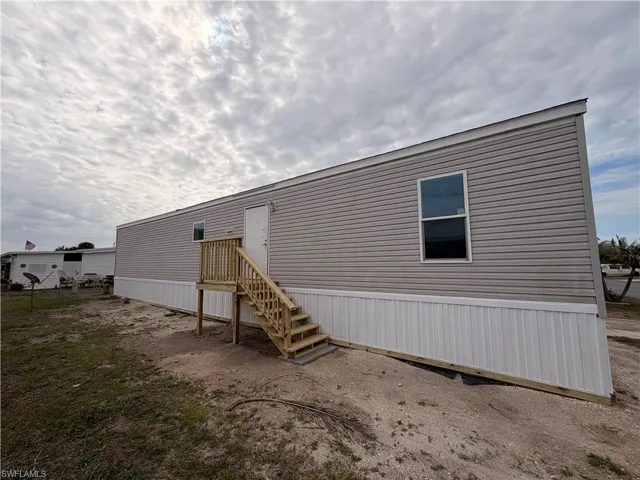 827 Peaceful Dr, North Fort Myers, Florida 33917