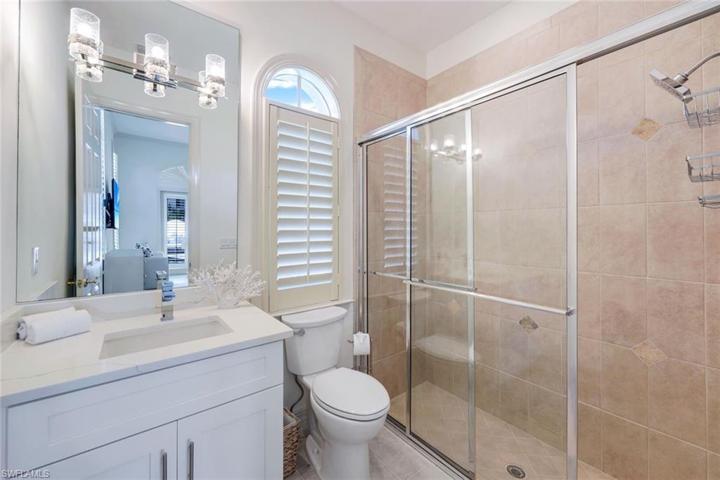 En suite cabana bathroom.