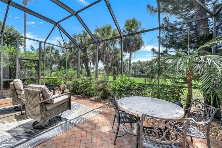 The lanai is meant to be enjoyed from dawn to dusk.