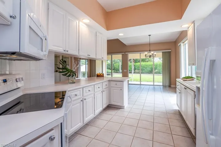 4386  Novato  CT, Naples, FL 34109