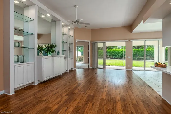 4386  Novato  CT, Naples, FL 34109