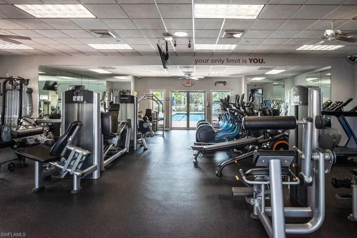 4386  Novato  CT, Naples, FL 34109