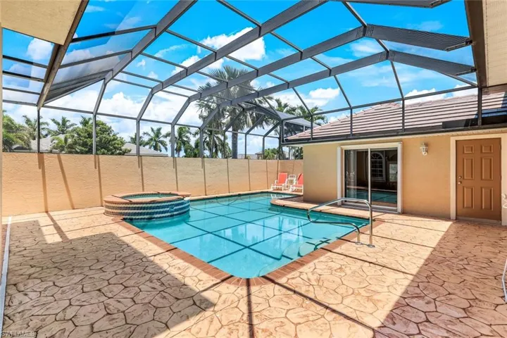 Screened in Pool