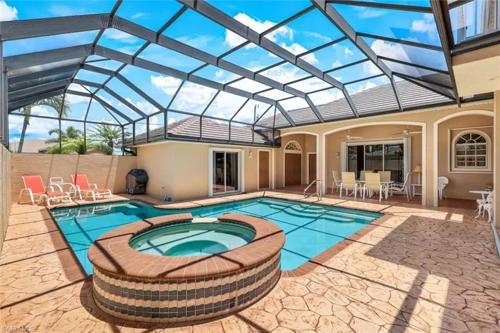 Courtyard Pool/Spa