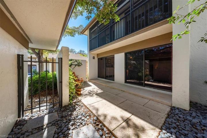 541 Lake Louise CIR # 104, NAPLES FL 34110