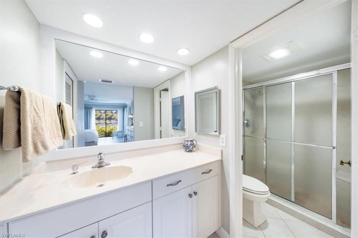 541 Lake Louise CIR # 104, NAPLES FL 34110