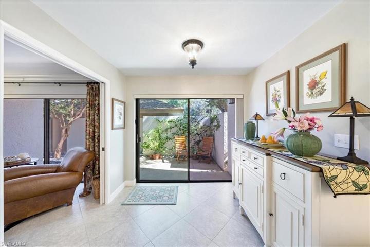 541 Lake Louise CIR # 104, NAPLES FL 34110