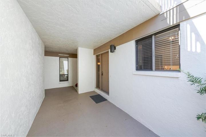 541 Lake Louise CIR # 104, NAPLES FL 34110