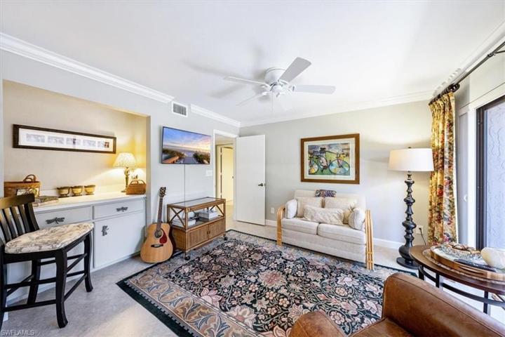 541 Lake Louise CIR # 104, NAPLES FL 34110
