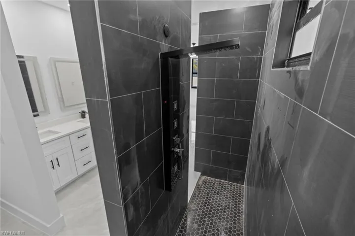 Dual Entry Shower