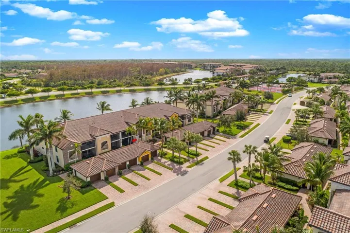 9514  Avellino  WAY, Naples, FL 34113