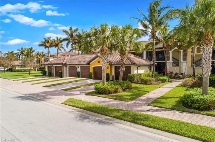 9514  Avellino  WAY, Naples, FL 34113