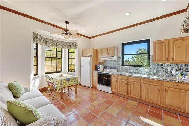 Guest Apartment Above Garage, Living/Kitchen, Full Bath and Large Bedroom with Closets