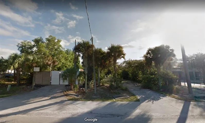 3690  20th SW PL, Naples, FL 34116