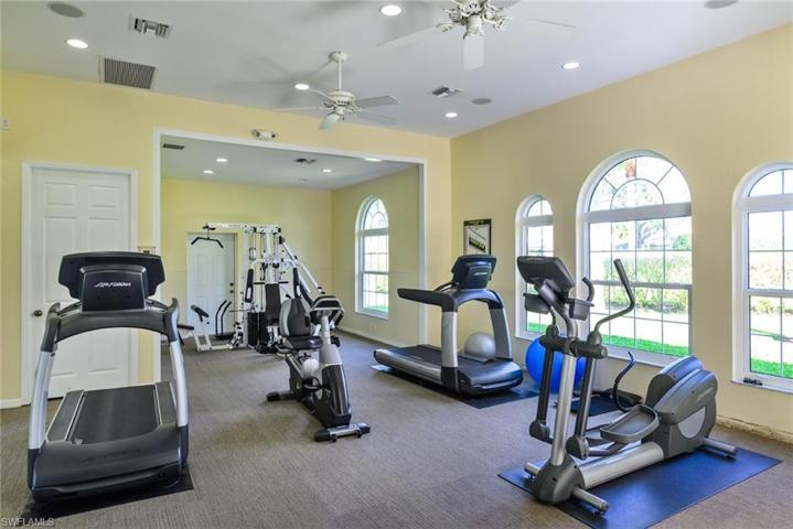 1916 Seville BLVD # 1912, NAPLES FL 34109