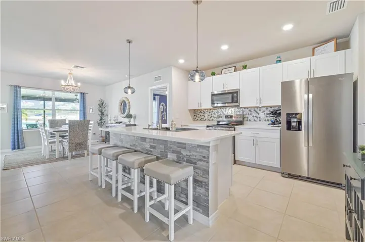 8908  Cascade Price  CIR, North Fort Myers, FL 33917
