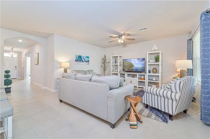 8908  Cascade Price  CIR, North Fort Myers, FL 33917