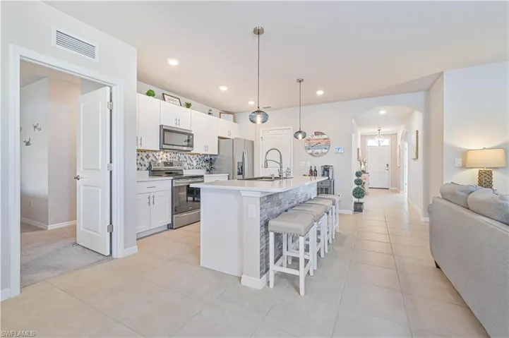 8908  Cascade Price  CIR, North Fort Myers, FL 33917