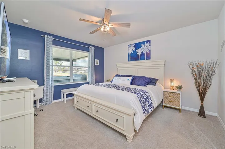 8908  Cascade Price  CIR, North Fort Myers, FL 33917