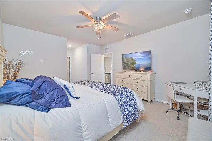 8908  Cascade Price  CIR, North Fort Myers, FL 33917
