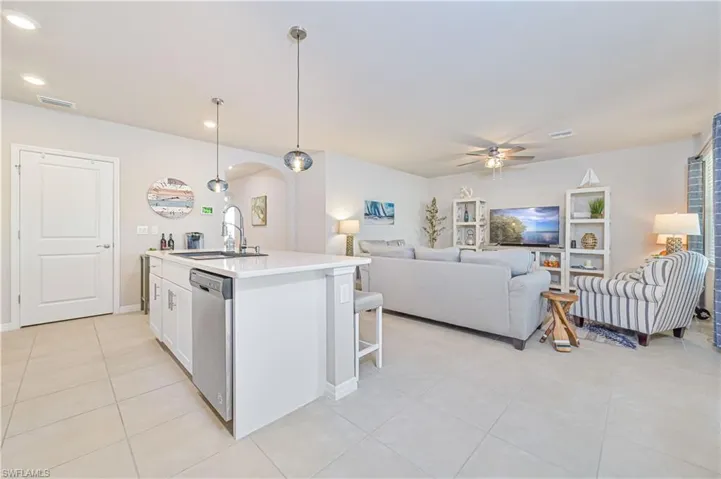 8908  Cascade Price  CIR, North Fort Myers, FL 33917