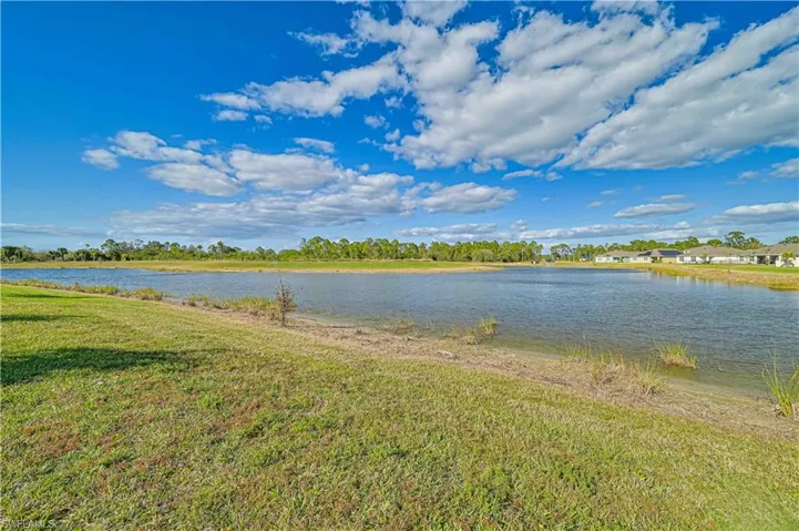 8908  Cascade Price  CIR, North Fort Myers, FL 33917