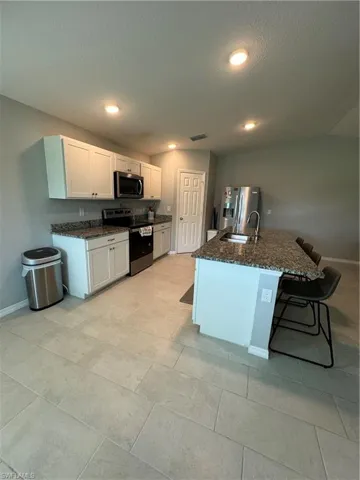 924 Ne 10th Ln, Cape Coral Fl 33909