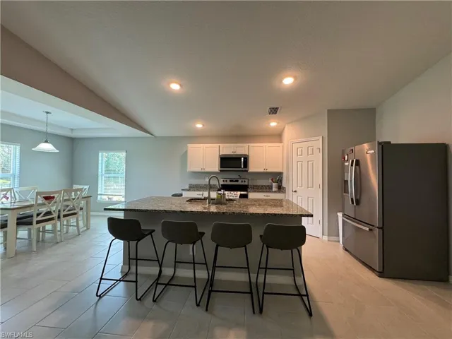 924 Ne 10th Ln, Cape Coral Fl 33909