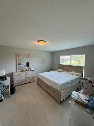 924 Ne 10th Ln, Cape Coral Fl 33909