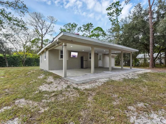 2180  DELLA  DR, Naples, FL 34117