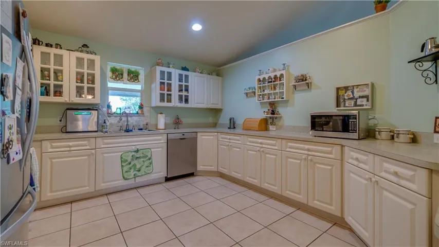 635 Ne 6th St, Cape Coral Fl 33909