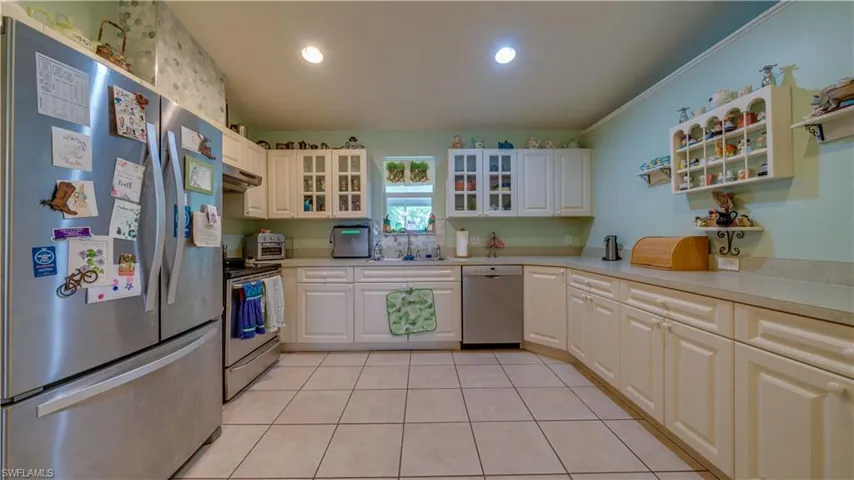 635 Ne 6th St, Cape Coral Fl 33909