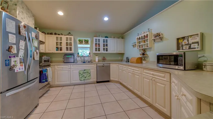 635 Ne 6th St, Cape Coral Fl 33909