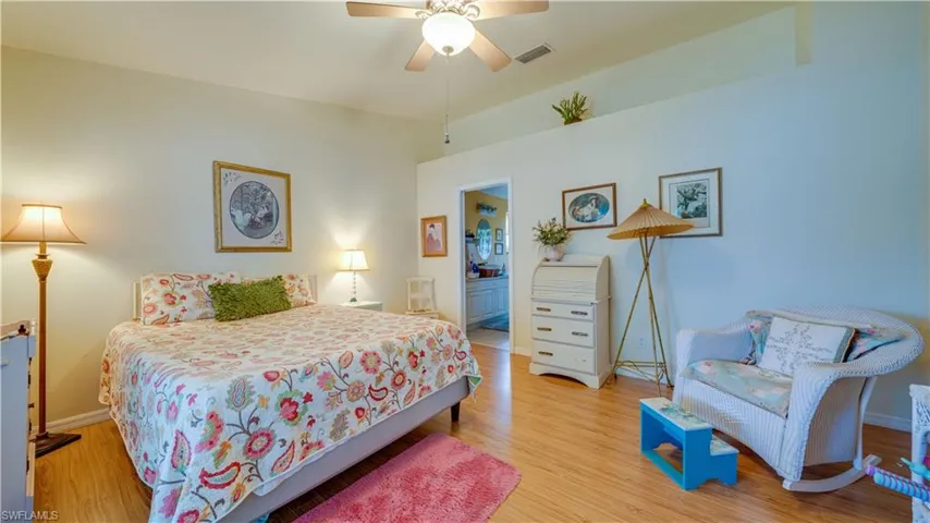 635 Ne 6th St, Cape Coral Fl 33909