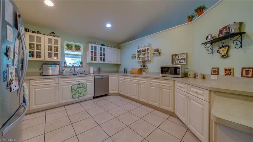 635 Ne 6th St, Cape Coral Fl 33909