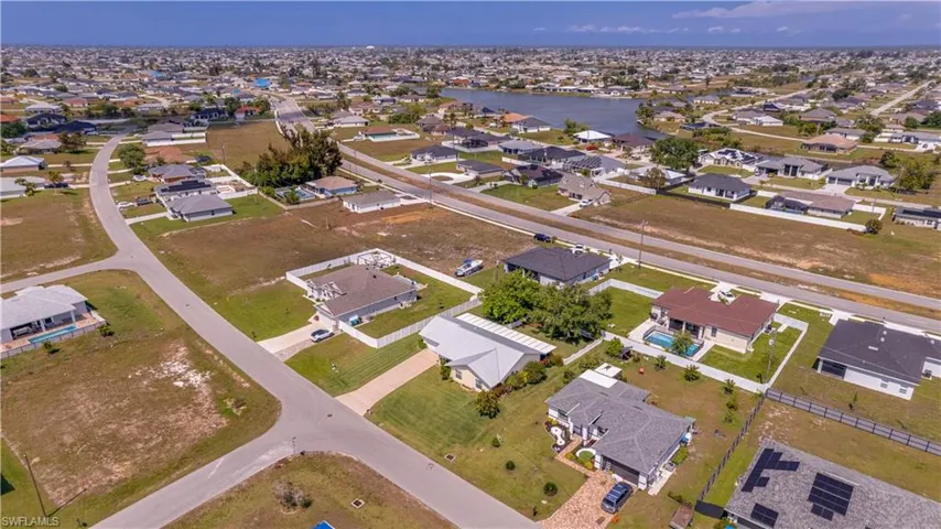 635 Ne 6th St, Cape Coral Fl 33909