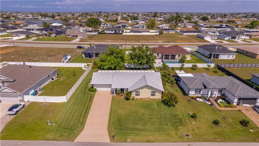 635 Ne 6th St, Cape Coral Fl 33909