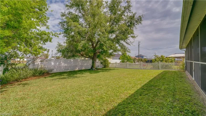 635 Ne 6th St, Cape Coral Fl 33909