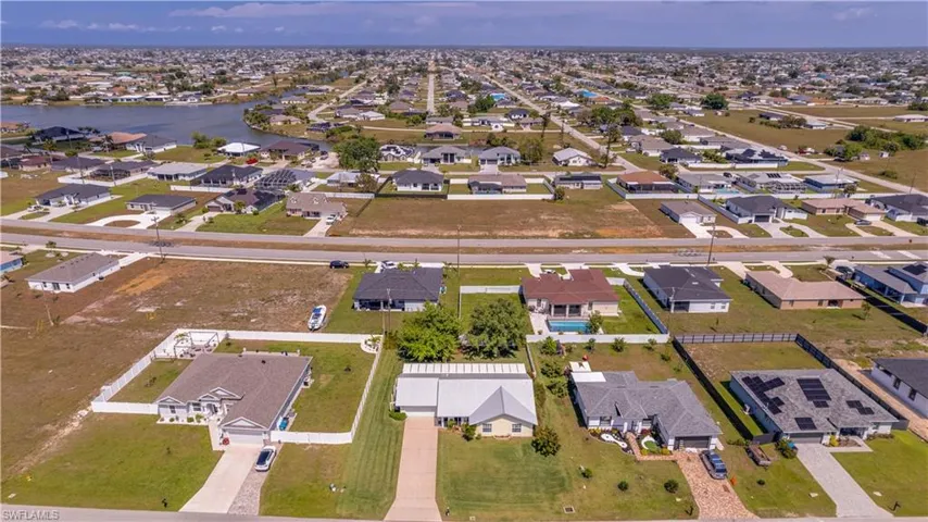 635 Ne 6th St, Cape Coral Fl 33909
