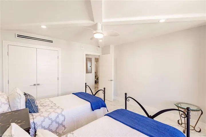 4001  Gulf Shore N BLVD, Naples, FL 34103