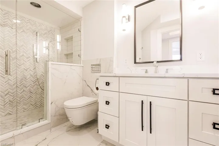 4001  Gulf Shore N BLVD, Naples, FL 34103
