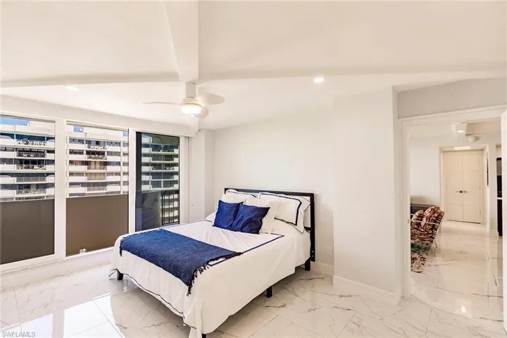 4001  Gulf Shore N BLVD, Naples, FL 34103