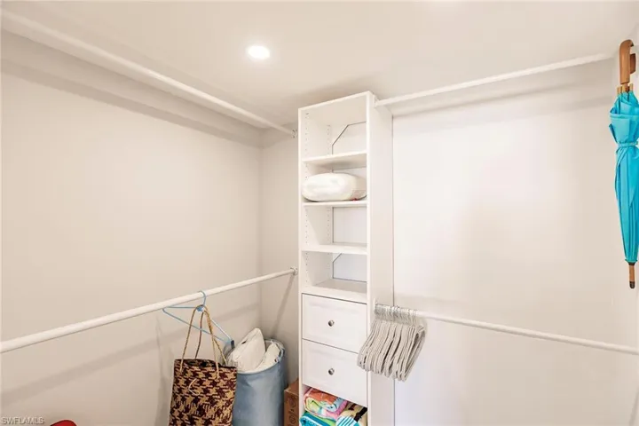 4001  Gulf Shore N BLVD, Naples, FL 34103