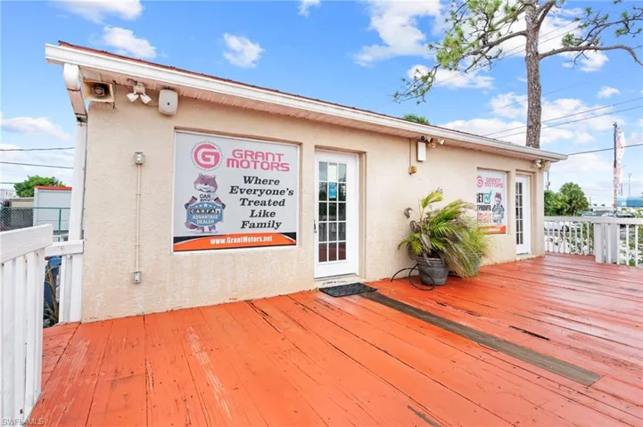 2744  Fowler  ST, Fort Myers, FL 33901