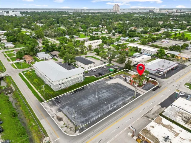 2744  Fowler  ST, Fort Myers, FL 33901