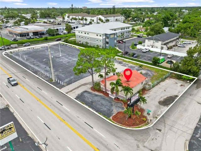 2744  Fowler  ST, Fort Myers, FL 33901